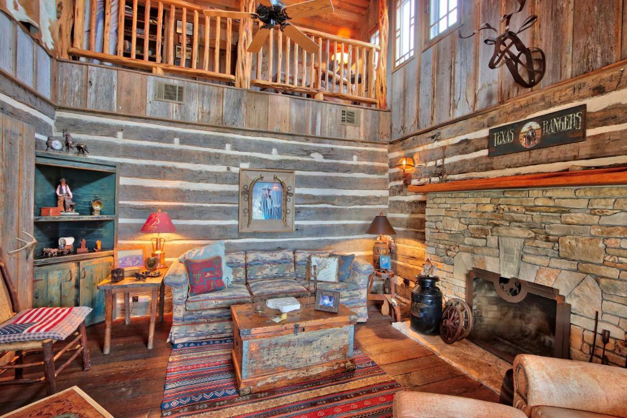 Log Cabin At Old Glory Ranch Villa Wimberley Ngoại thất bức ảnh
