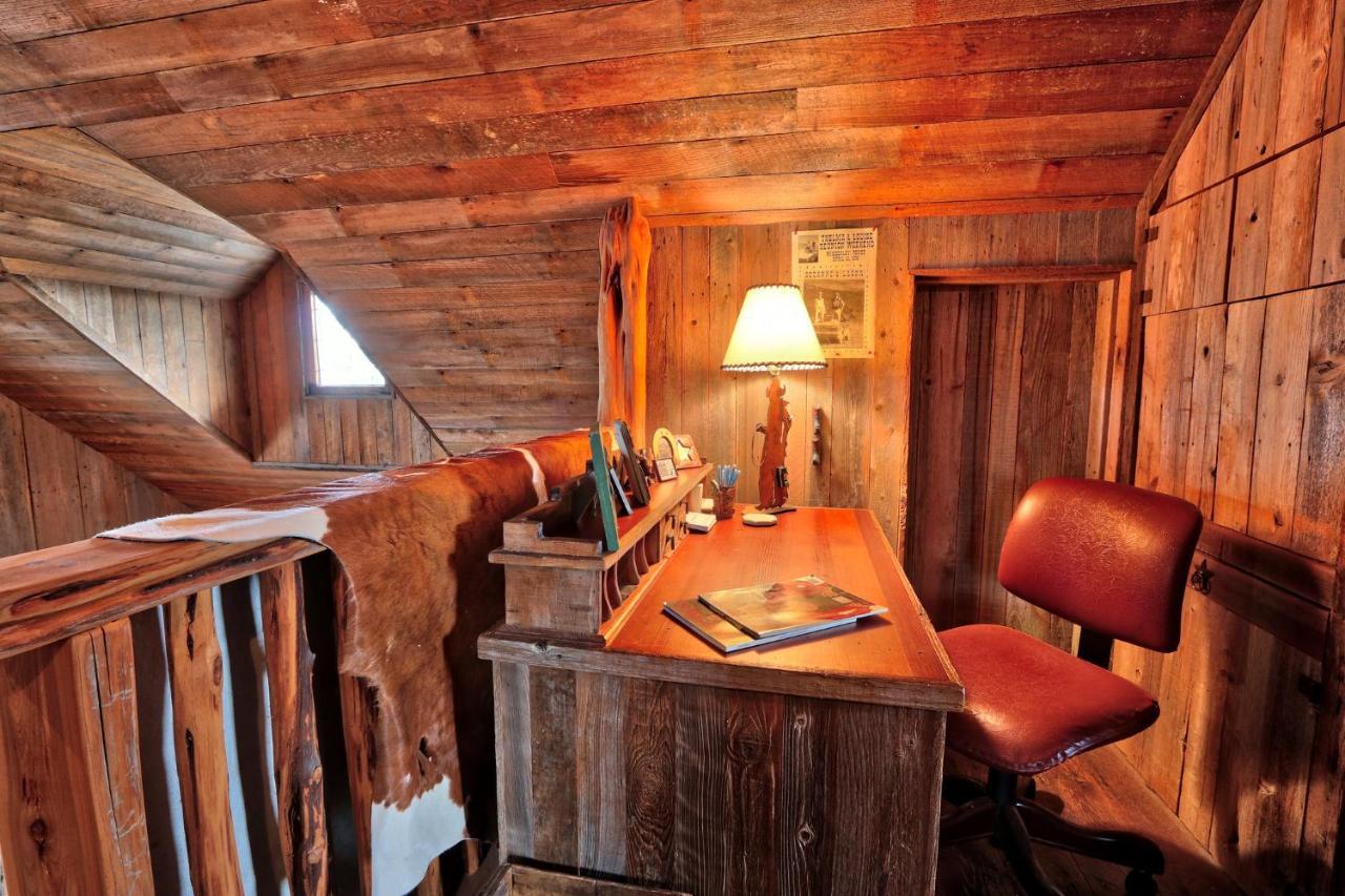 Log Cabin At Old Glory Ranch Villa Wimberley Ngoại thất bức ảnh