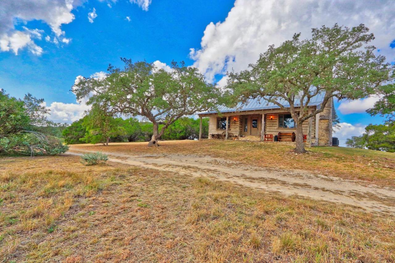 Log Cabin At Old Glory Ranch Villa Wimberley Ngoại thất bức ảnh